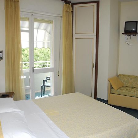 Hotel Nettuno Cattolica Extérieur photo