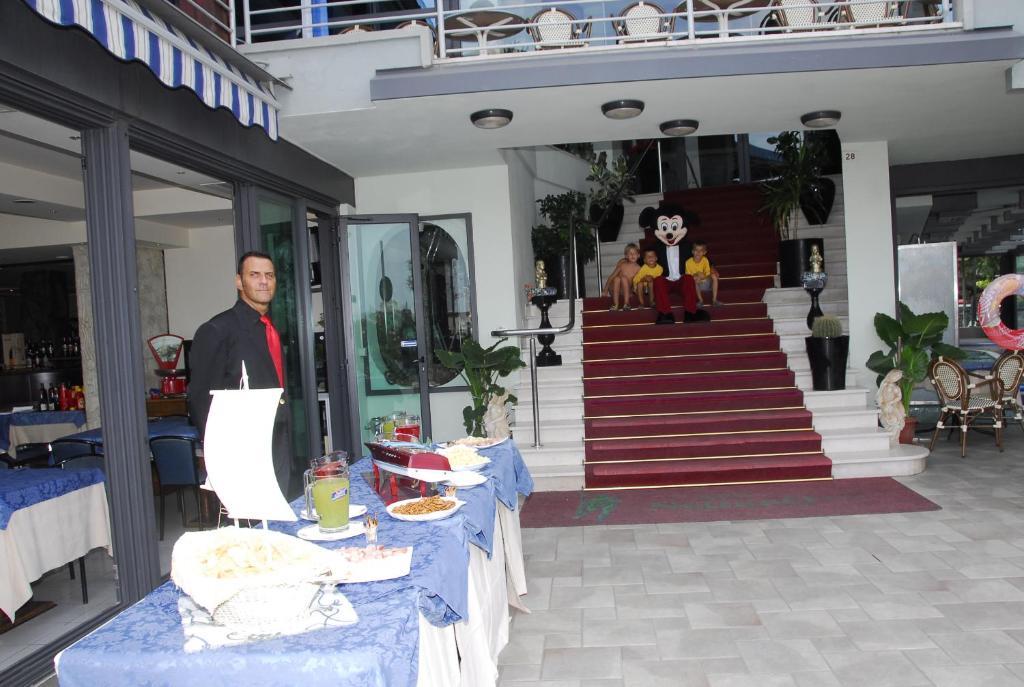 Hotel Nettuno Cattolica Extérieur photo
