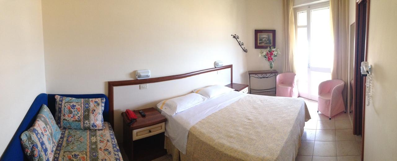 Hotel Nettuno Cattolica Extérieur photo