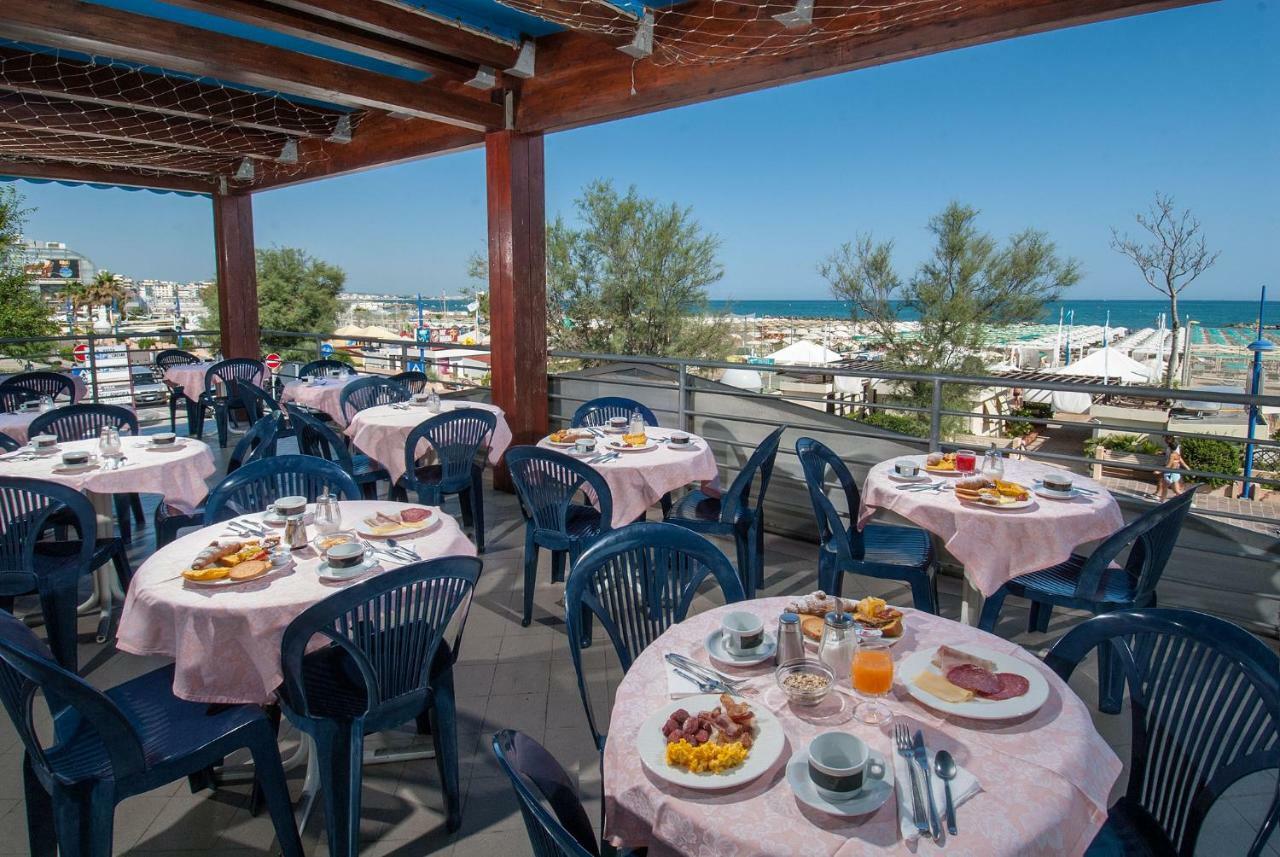 Hotel Nettuno Cattolica Extérieur photo