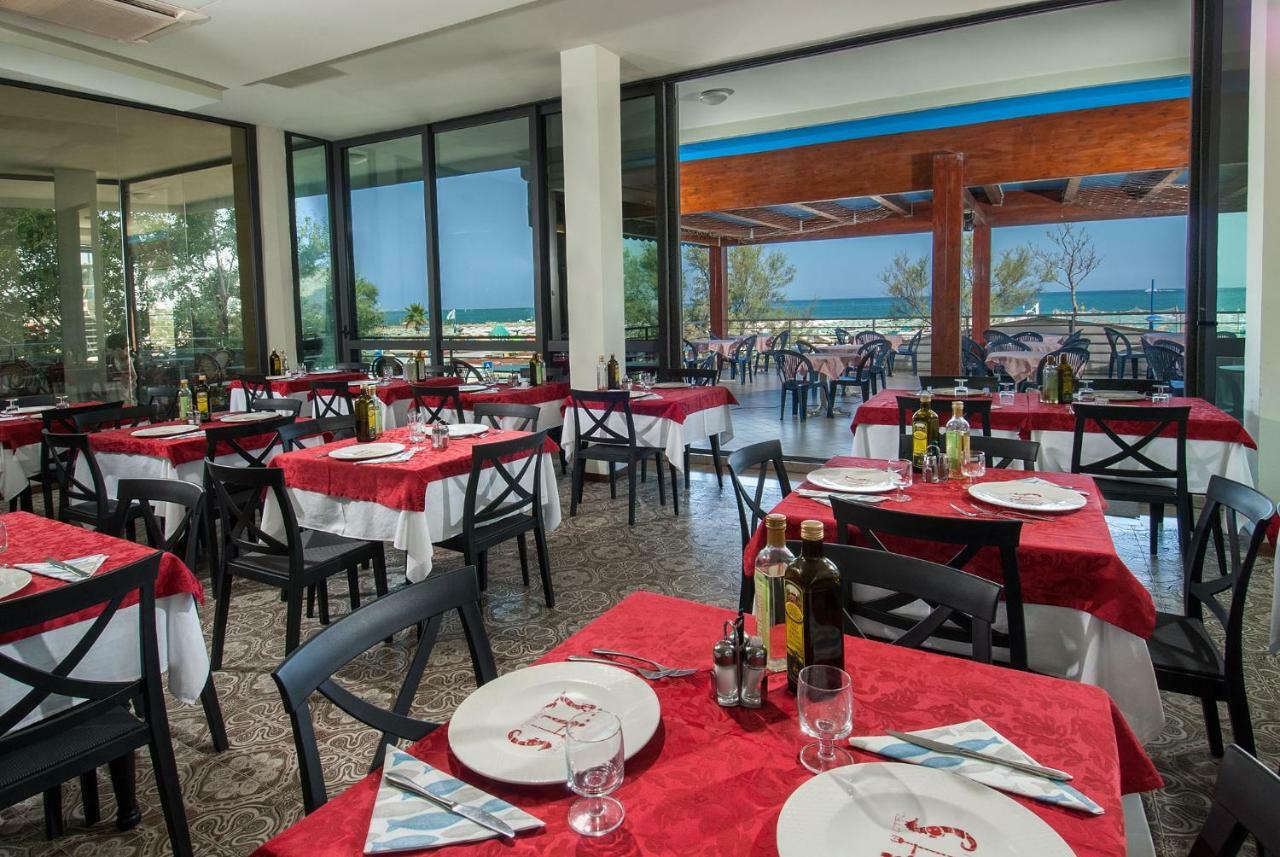 Hotel Nettuno Cattolica Extérieur photo