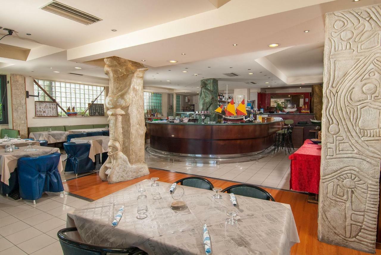 Hotel Nettuno Cattolica Extérieur photo