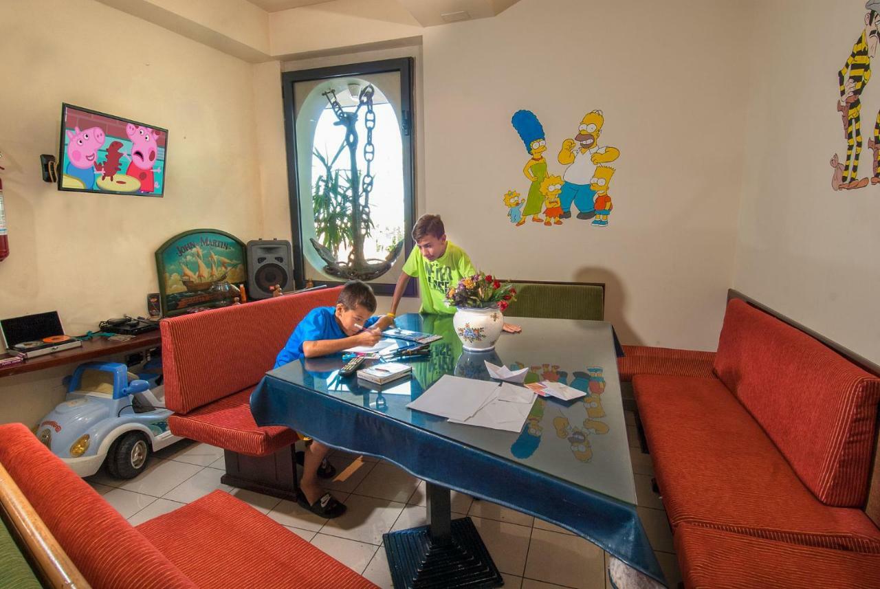 Hotel Nettuno Cattolica Extérieur photo