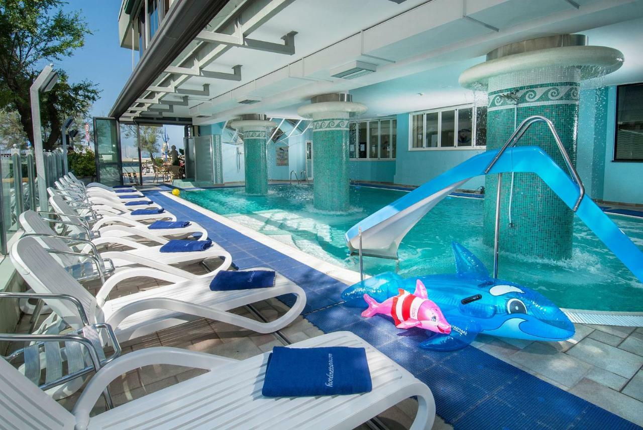 Hotel Nettuno Cattolica Extérieur photo