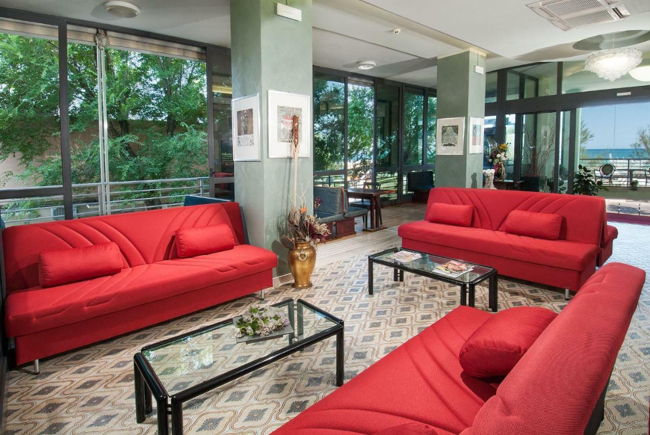 Hotel Nettuno Cattolica Extérieur photo