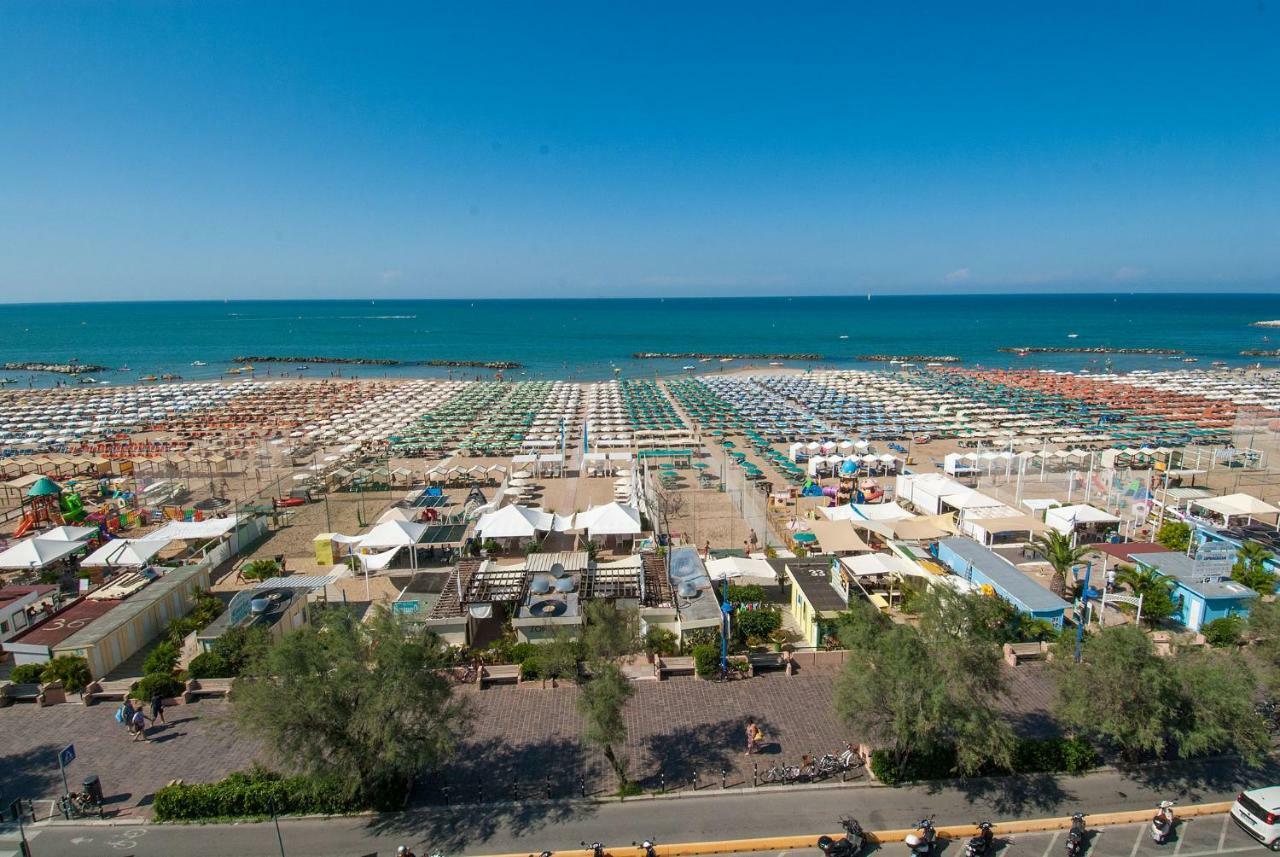 Hotel Nettuno Cattolica Extérieur photo