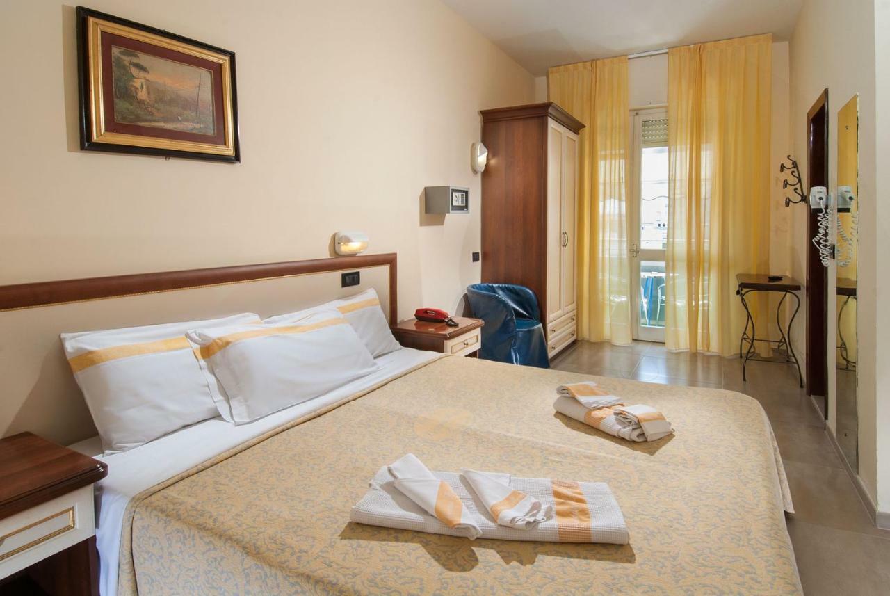 Hotel Nettuno Cattolica Extérieur photo