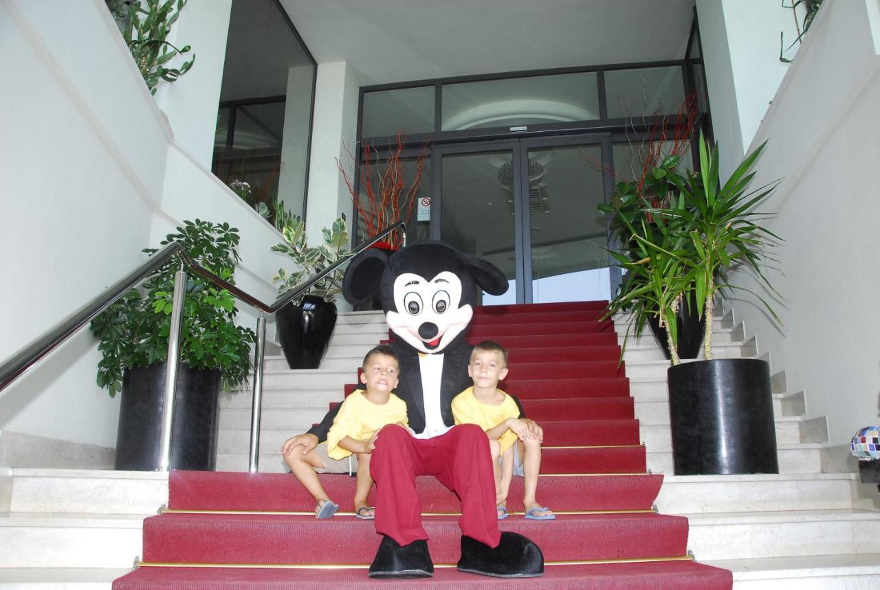 Hotel Nettuno Cattolica Extérieur photo