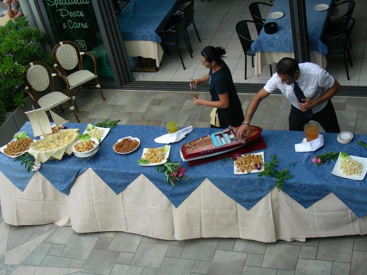 Hotel Nettuno Cattolica Extérieur photo